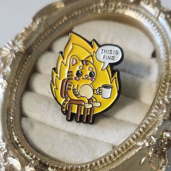 Yellow Orange Cat Enamel Pin - Picture 2 of 4